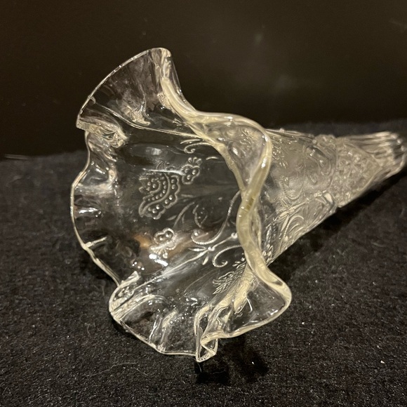 Vintage Automobile Limousine Glass Bud Vase - Picture 6 of 13